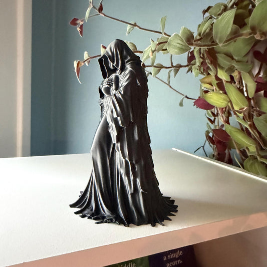 Gothic Grim Reaper Couple Statue | Dark Fantasy Embrace Home Decor