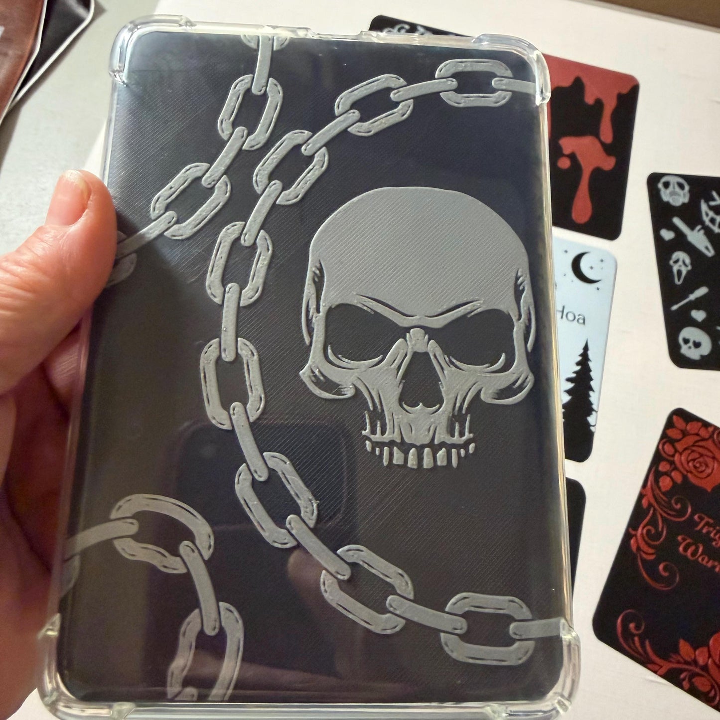 Kindle Case Insert: Skull and Chains