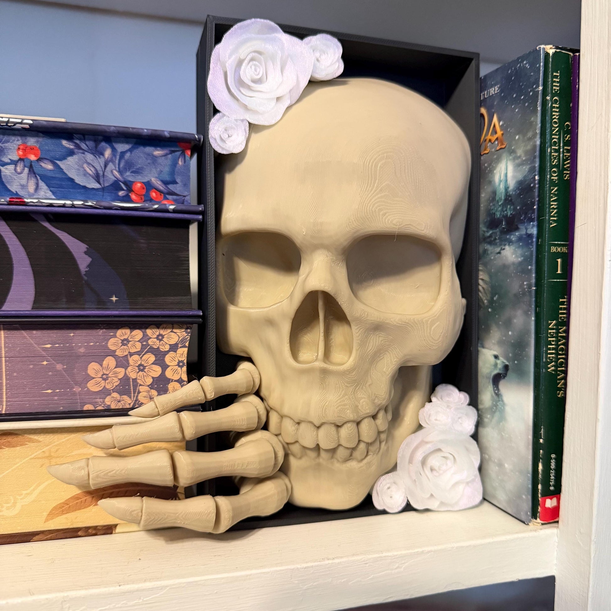 Skull and Roses Book Nook | Dark Romance Bookshelf Decor | Gothic Fantasy Shelf Sitter