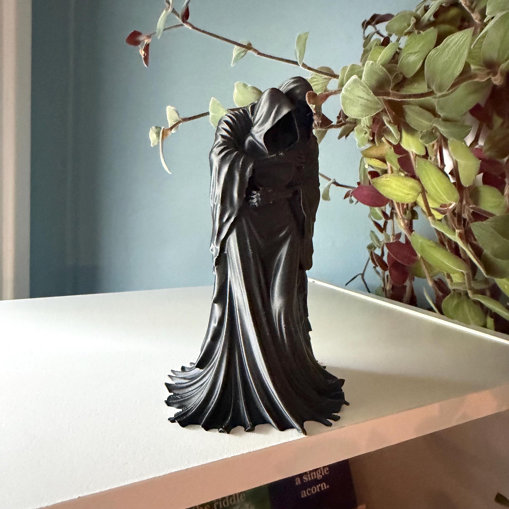 Gothic Grim Reaper Couple Statue | Dark Fantasy Embrace Home Decor