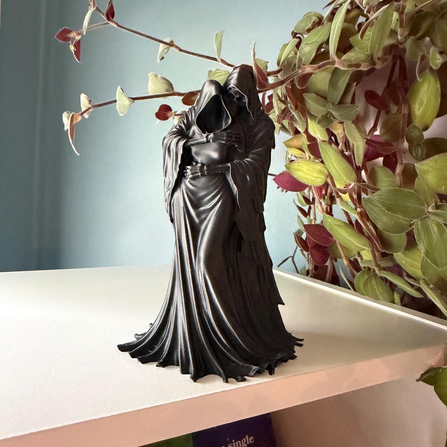 Gothic Grim Reaper Couple Statue | Dark Fantasy Embrace Home Decor