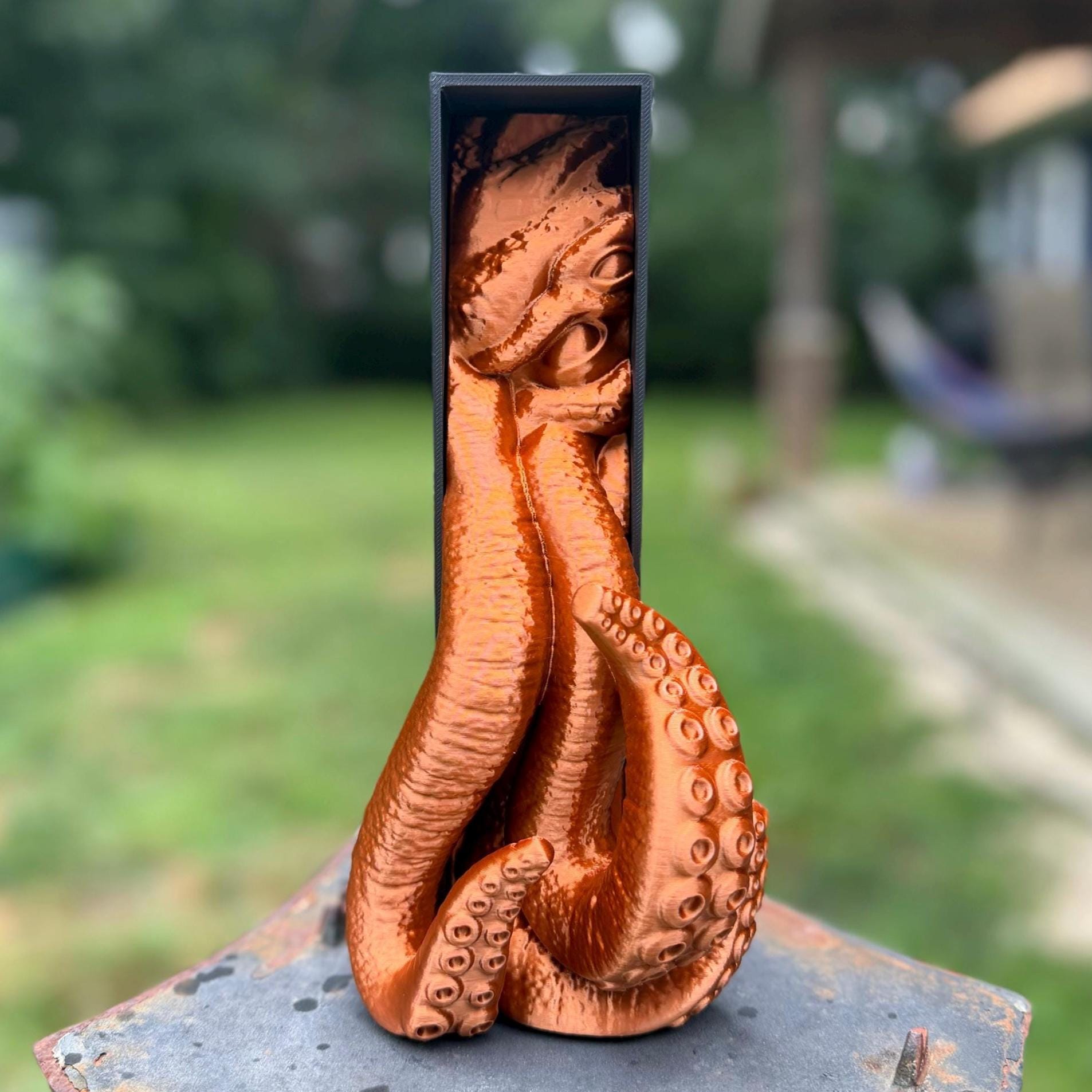 Cthulhu Book Nook | Tentacle Bookend | Dark Fantasy Bookshelf Decor | Gothic Library Art